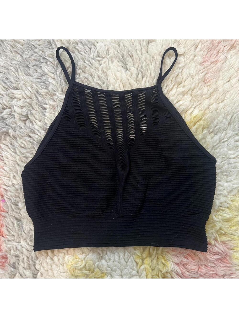 black seamless cropped cami